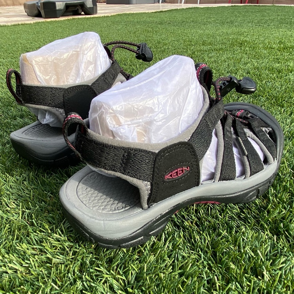 KEEN Newport H2 Women's 7.5 Walking, Hiking & Water Sandals Black/Raspberry Wine - Picture 3 of 10